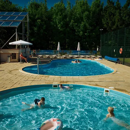 אכסניה Imperiall Resort&medispa-domki Premium *