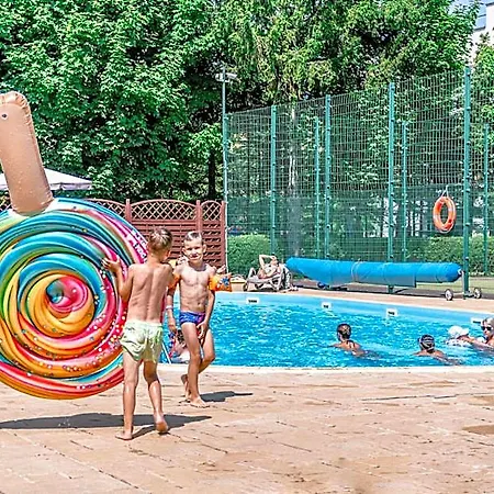 بيت خشبي Imperiall Resort&medispa-domki Premium *